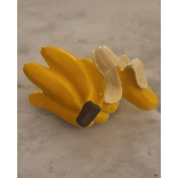 Peeled Banana In Bundle Of Bananas Vintage Refrigerator Magnet - SEE DESCRIPTION - Picture 4 of 7